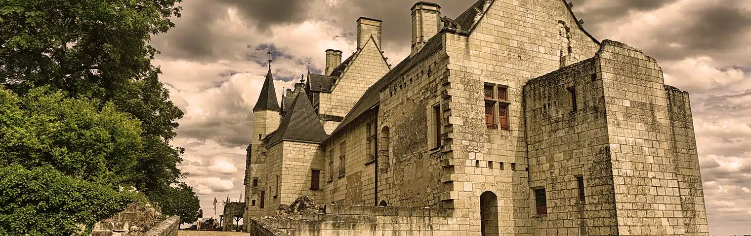kasteel van Chinon, foto van de buitenkant van het monument