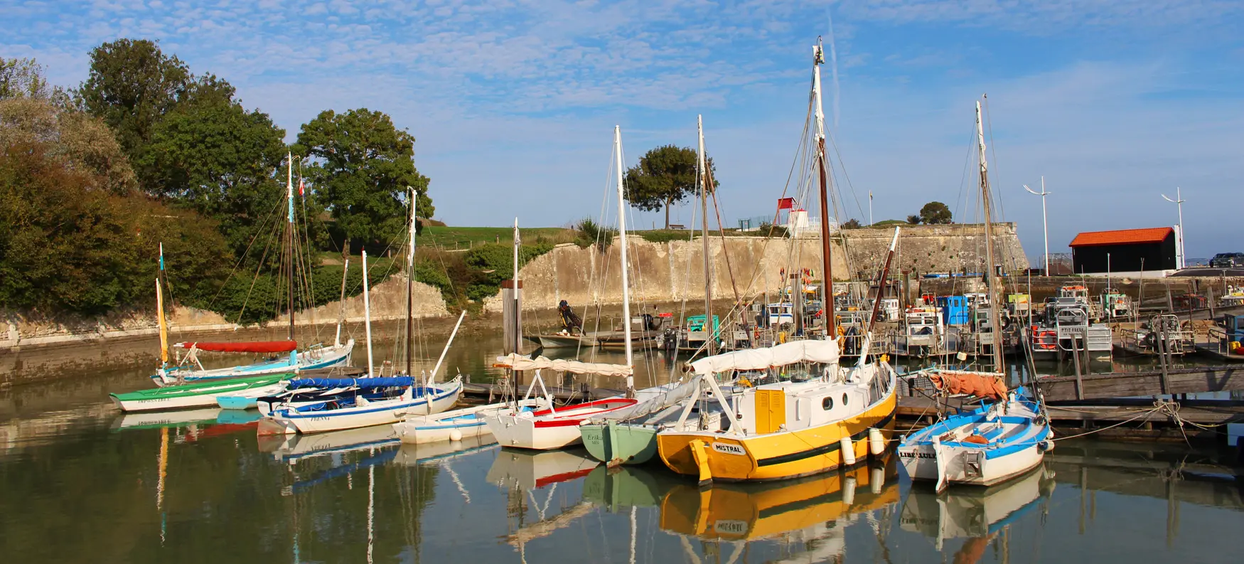 visiter le chateau d'oleron - vue du port