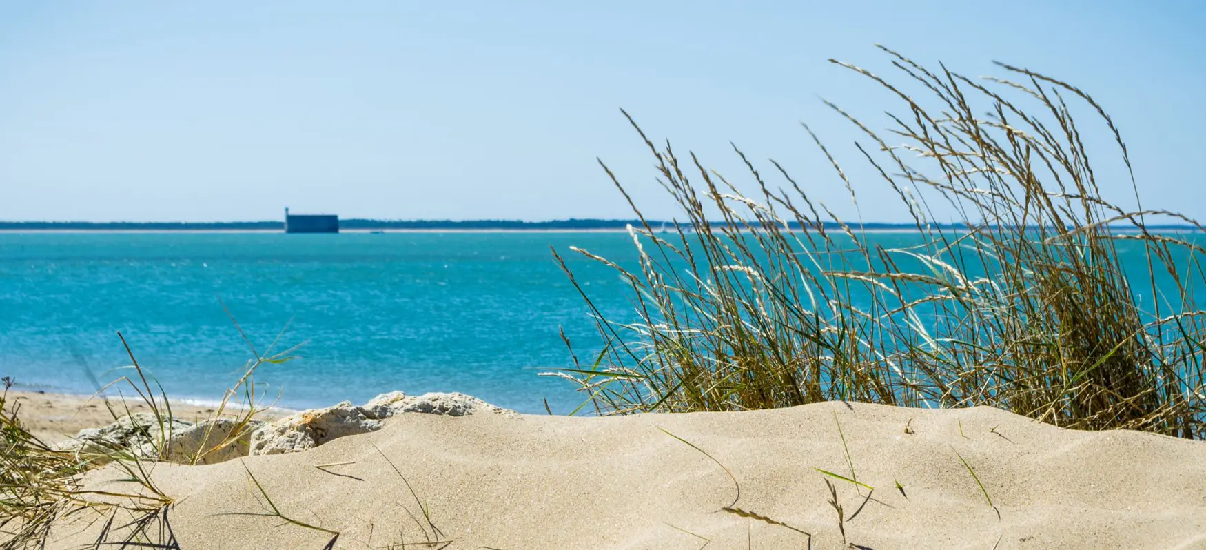 visiter l'île d'aix - vue sur Fort Boyard