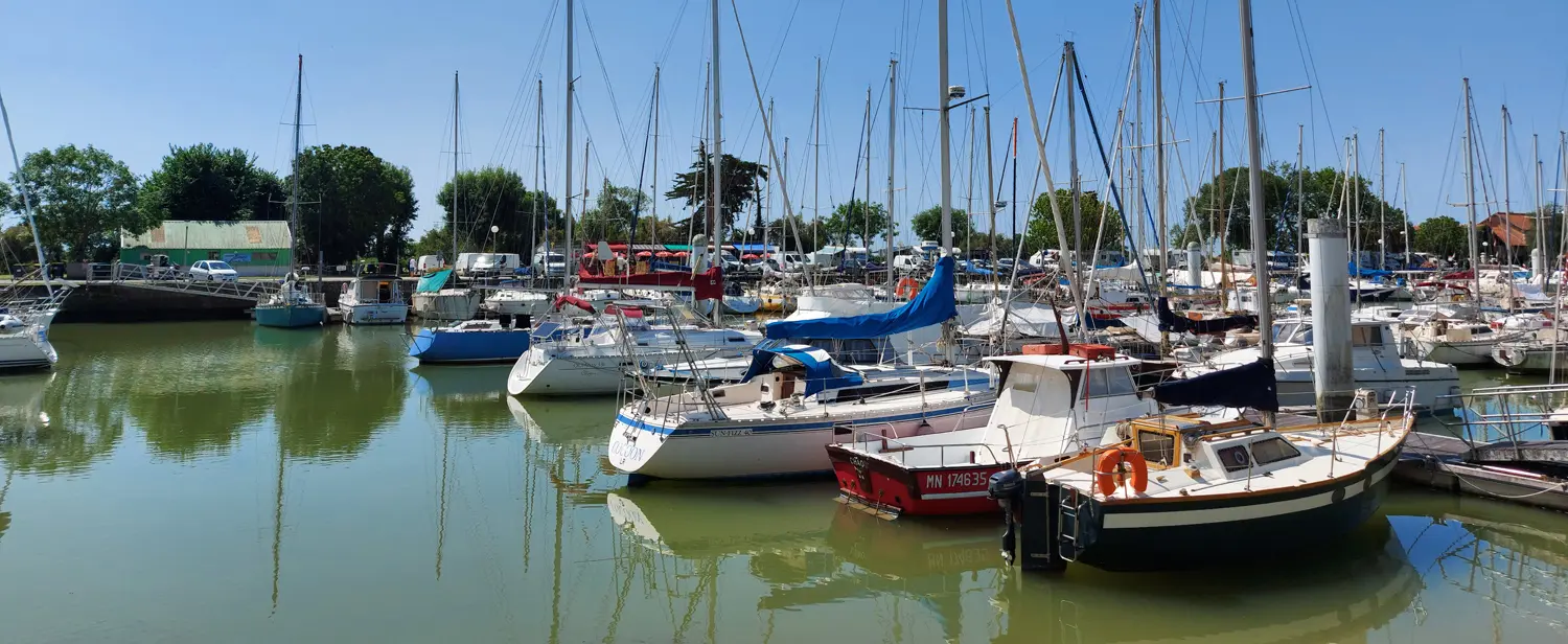 mortagne sur gironde - photo du port
