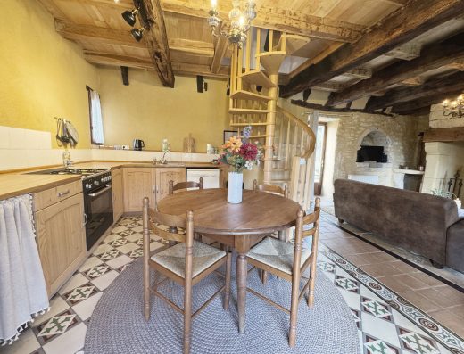 Le Bleuet - Charmante karaktervolle gîte voor 1 tot max. 4 personen, in een huis van meer dan 300 jaar oud