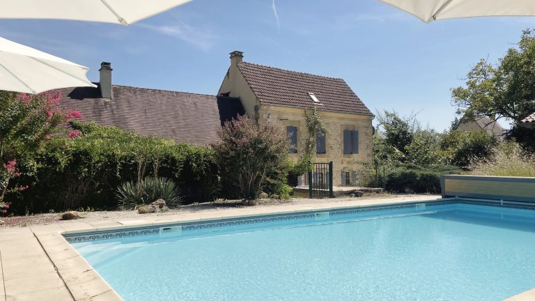 Le Bleuet - Charmante Ferienwohnung für 1 bis max. 4 Personen, eingerichtet in einem über 300 Jahre alten Haus.