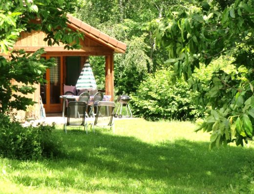 Vakantiehuisje met vismogelijkheid in de Cantal.