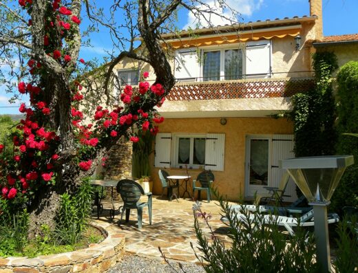 GITE CALME DANS LES VIGNES - GOLFE DE St-TROPEZ