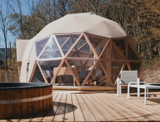 Geodesic dome and Nordic bath at Cabanes du Nideck in Alsace