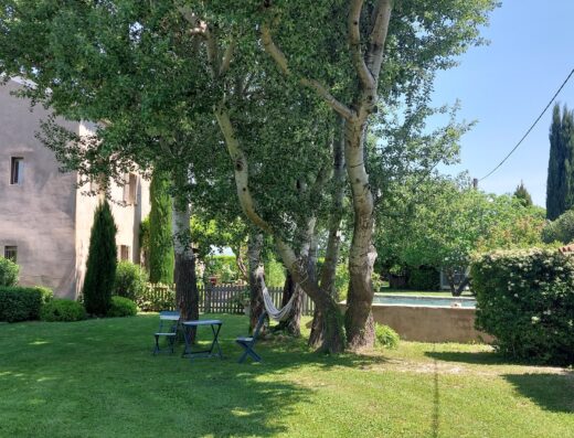 Charmante vakantiehuisjes voor 2 personen in een Provençaalse mas met zwembad en airconditioning
