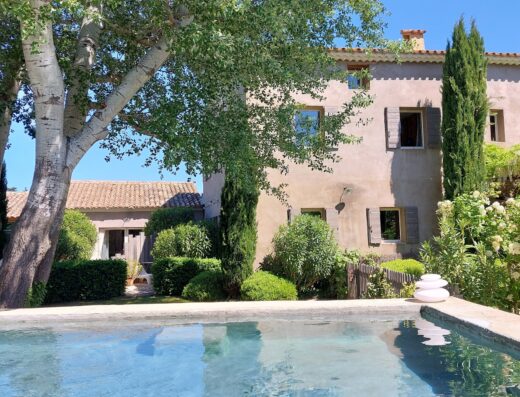 Charmante vakantiehuisjes voor 2 personen in een Provençaalse mas met zwembad en airconditioning