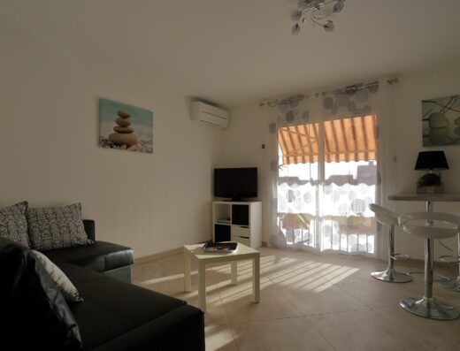Vakantiehuis „Le San Diego“ in Hyères, 3 sterren. Beveiligde parkeerplaats. Lift. Airconditioning. ANCV.