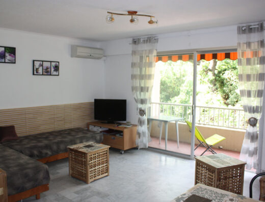 Vakantiehuis „L’Orée du Bois“ in Hyères, Zuid-Var. 3 sterren. Airconditioning. Beveiligde parkeerplaats. 2e verdieping. Lift.